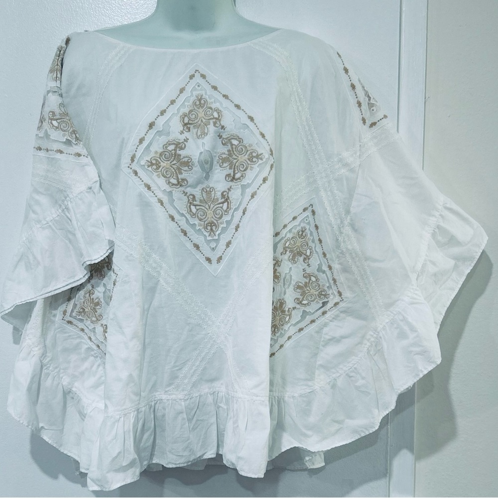KARTA 100% COTTON EMBROIDERED BATWING SLEEVES BLOUSE.SIZE MEDIUM
